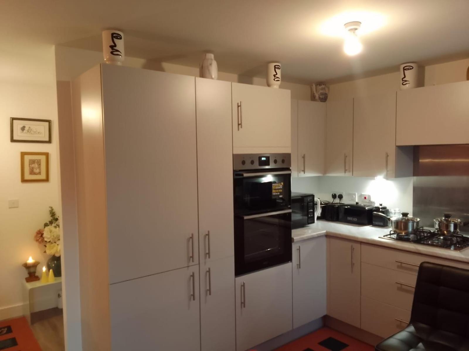 Cosy Stay In Walsall By Ideal Home Bloxwich Exterior foto