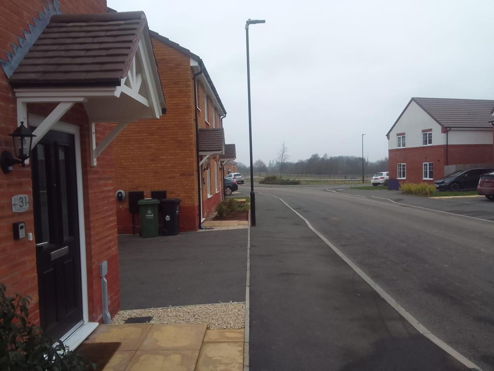 Cosy Stay In Walsall By Ideal Home Bloxwich Exterior foto