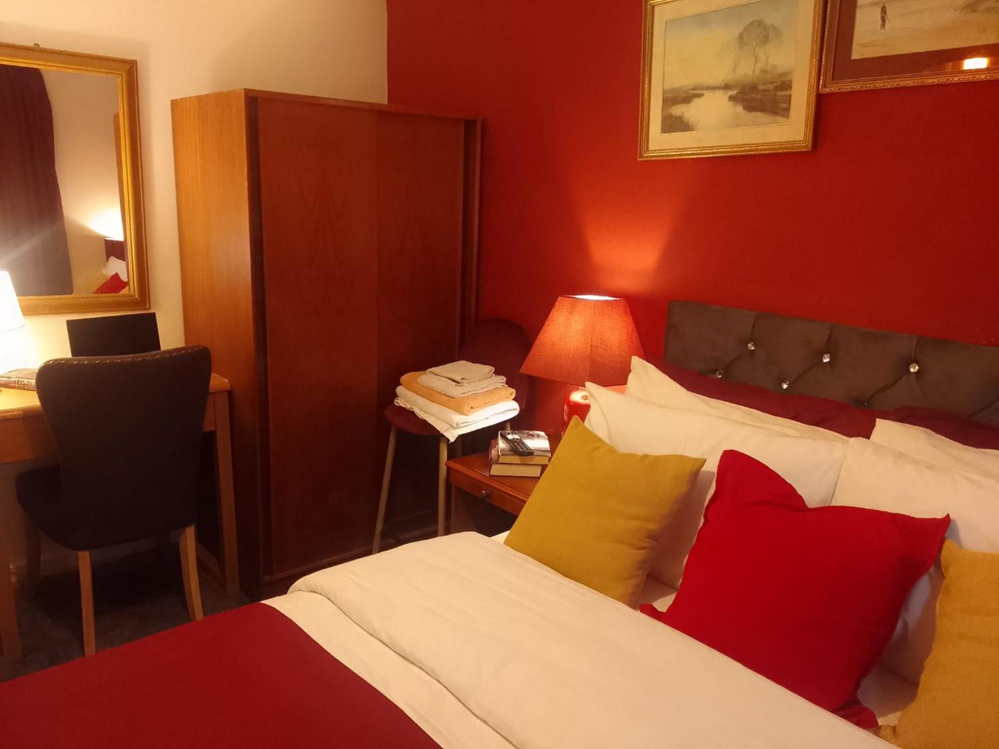 Cosy Stay In Walsall By Ideal Home Bloxwich Exterior foto