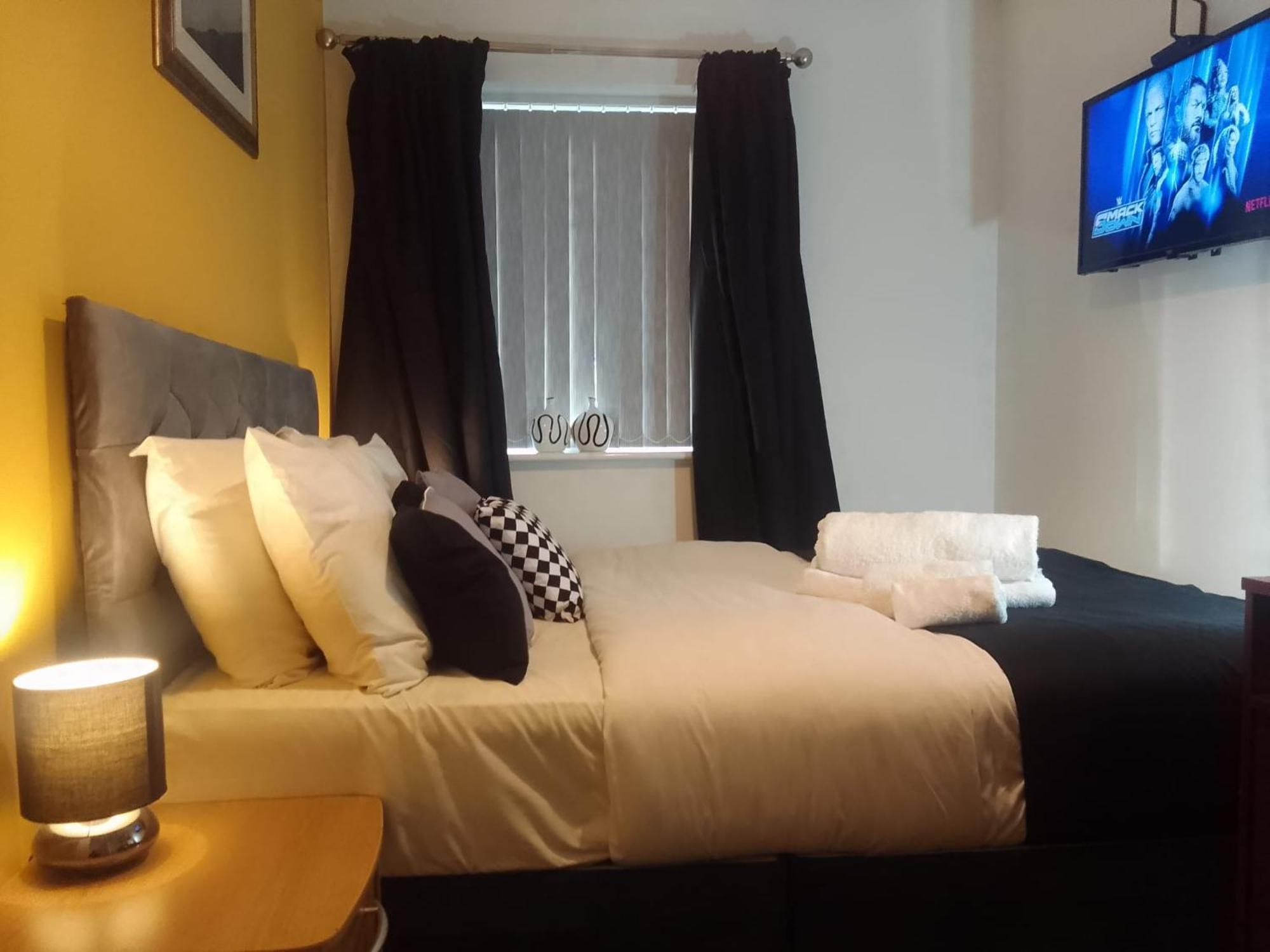 Cosy Stay In Walsall By Ideal Home Bloxwich Exterior foto